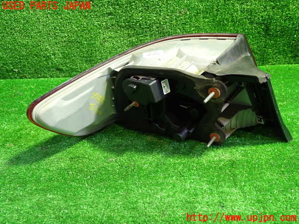 1UPJ-27551530]BMW M3 クーペ E92(WD40)右テールランプ 中古_m0003.jpg