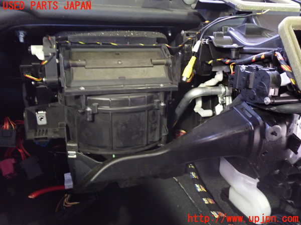 1UPJ-27556081]BMW M3 クーペ E92(WD40)エバポレーター1 中古_m0002.jpg