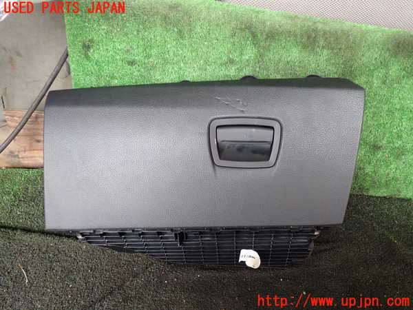 1UPJ-27567516]BMW 523i F10(XG20)グローブボックス1 中古_m0001.jpg
