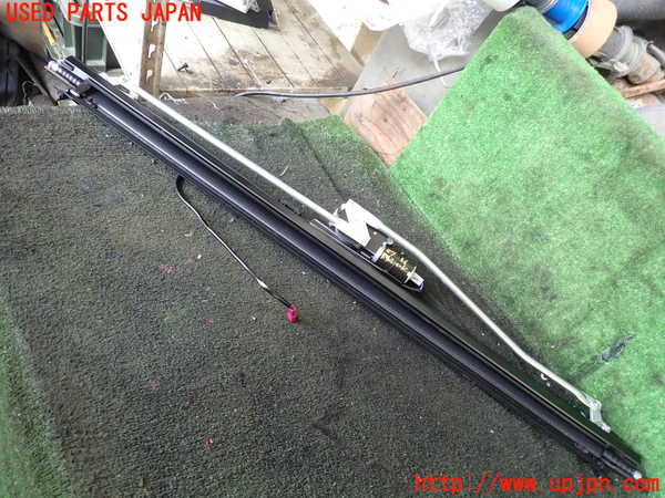 1UPJ-27567790]BMW 523i F10(XG20)リアサンシェード 【ジャンク】_m0002.jpg