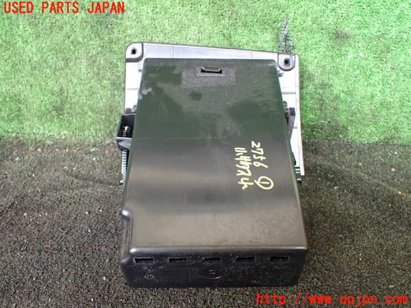 1UPJ-27567841]BMW 523i F10(XG20)小物入れ1 中古_m0003.jpg
