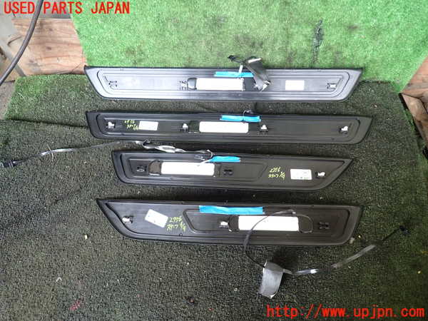 1UPJ-27567740]BMW 523i F10(XG20)スカッフプレート 中古_m0004.jpg