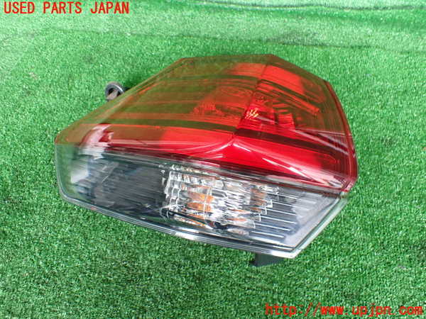 2UPJ-27571536]エクストレイル(NT32)左テールランプ 中古_m0001.jpg