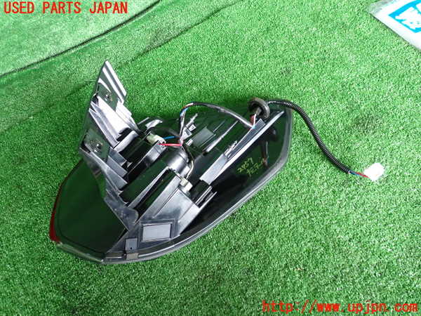 2UPJ-27571536]エクストレイル(NT32)左テールランプ 中古_m0003.jpg
