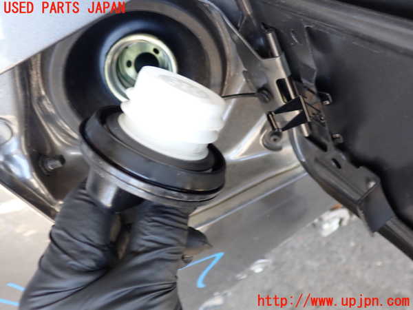 2UPJ-27571690]エクストレイル(NT32)フューエルリッド 中古_m0003.jpg