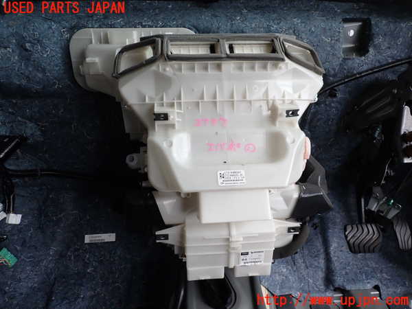 2UPJ-27576081]エクストレイル(NT32)エバポレーター1 中古_m0001.jpg