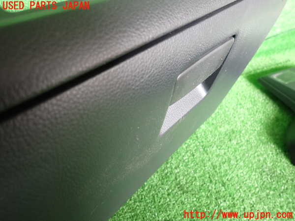 2UPJ-27587516]WRX S4(VAG)グローブボックス1 中古_m0002.jpg