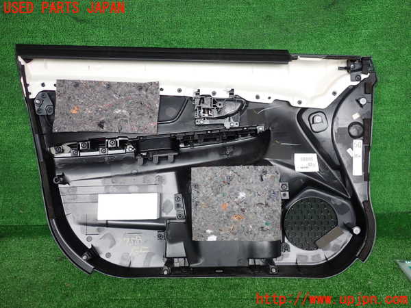 2UPJ-27581234]WRX S4(VAG)右前ドア内張り 中古_m0003.jpg