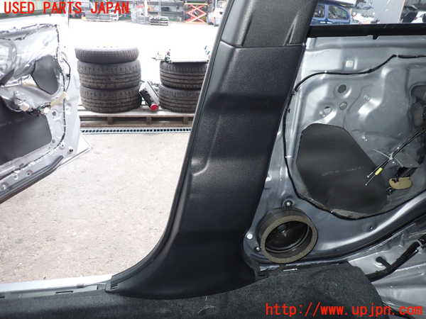 2UPJ-27587665]WRX S4(VAG)右センターピラートリム 中古_m0003.jpg