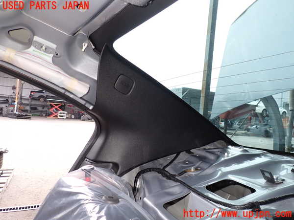 2UPJ-27587675]WRX S4(VAG)右リアピラートリム 中古_m0001.jpg