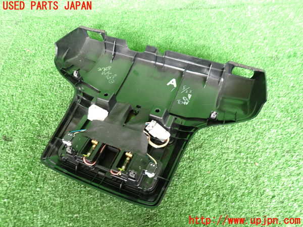 2UPJ-27586411]WRX S4(VAG)ルームランプ1 (真中 1列目) 中古_m0002.jpg