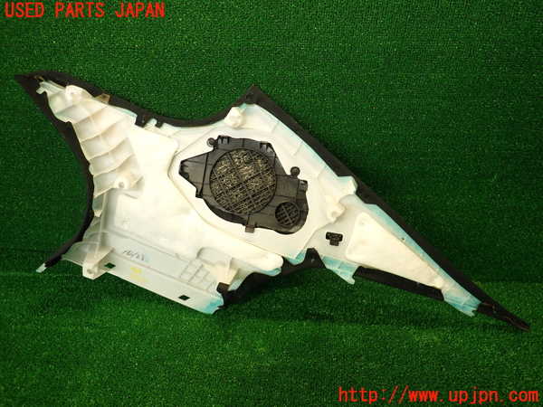 2UPJ-27597680]レクサス・LS600h(UVF45)左リアピラートリム 中古_m0003.jpg