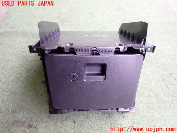 2UPJ-27617516]ロードスター(ND5RC)グローブボックス1 中古_m0001.jpg