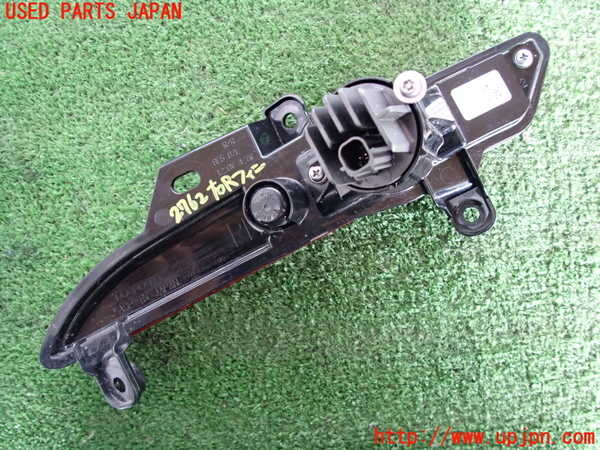 2UPJ-27621550]プリウス(ZVW60)右リアフィニッシャー 中古_m0002.jpg