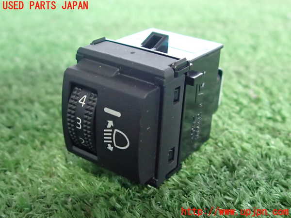 2UPJ-27626308]プリウス(ZVW60)スイッチ3 (ヘッドライトレベライザー) 中古_m0001.jpg