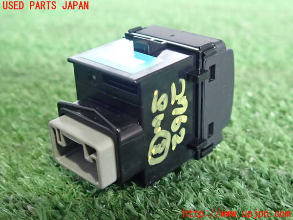 2UPJ-27626308]プリウス(ZVW60)スイッチ3 (ヘッドライトレベライザー) 中古_m0002.jpg