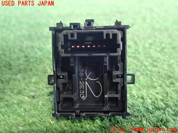 2UPJ-27626245]プリウス(ZVW60)左前パワーウィンドウスイッチ 中古_m0003.jpg
