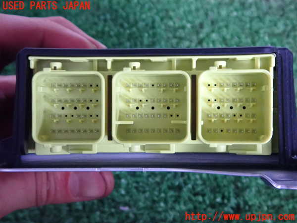5UPJ-27626145]プリウス(ZVW60)エアバッグコンピューター 【展開済】【ジャンク品】 中古_m0004.jpg
