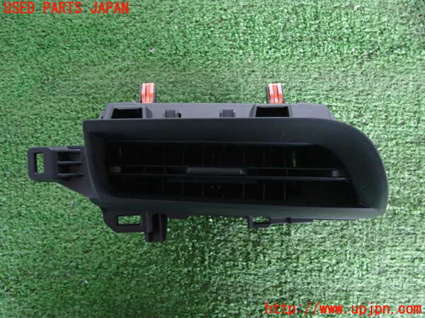 2UPJ-27627528]プリウス(ZVW60)エアコン吹き出し口3 (左) 中古_m0001.jpg