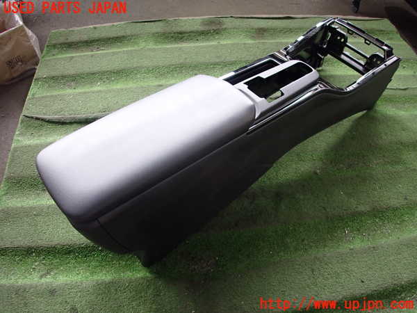 5UPJ-27627540]プリウス(ZVW60)センターコンソール 中古_m0002.jpg