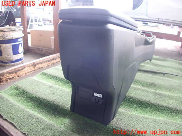5UPJ-27627540]プリウス(ZVW60)センターコンソール 中古_m0004.jpg