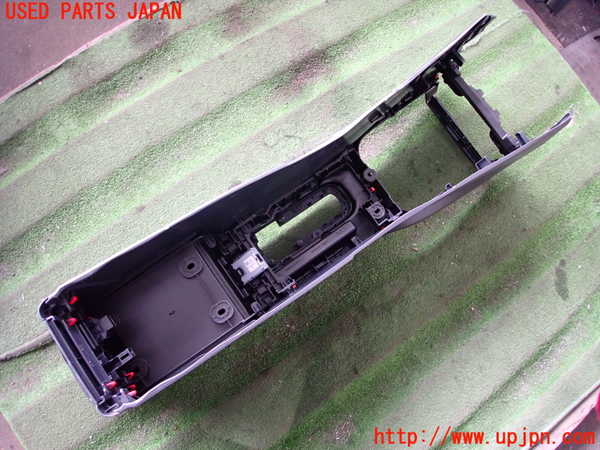 5UPJ-27627540]プリウス(ZVW60)センターコンソール 中古_m0005.jpg