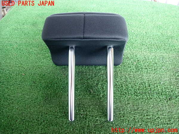 5UPJ-27627130]プリウス(ZVW60)真中2列目ヘッドレスト 中古_m0002.jpg