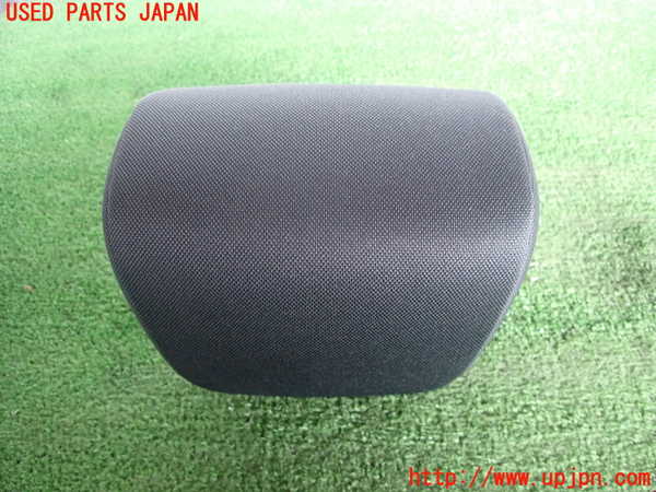 5UPJ-27627130]プリウス(ZVW60)真中2列目ヘッドレスト 中古_m0003.jpg