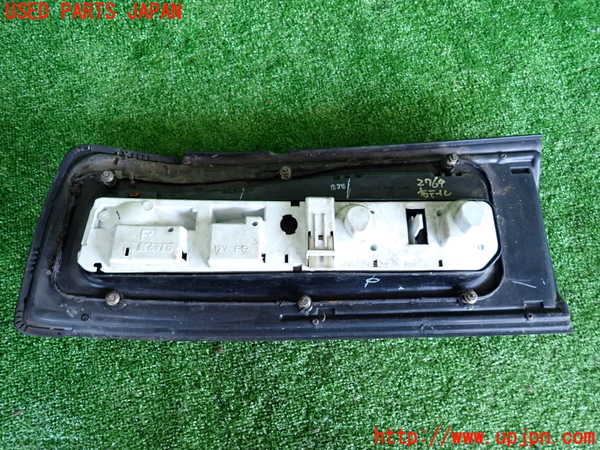 2UPJ-27641530]スープラ(JZA70)右テールランプ 中古_m0003.jpg
