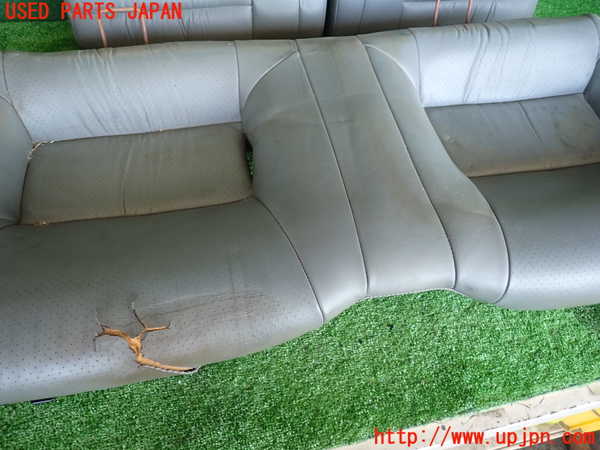 2UPJ-27647385]スープラ(JZA70)リアシート 中古_m0002.jpg