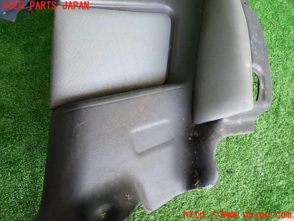 2UPJ-27647675]スープラ(JZA70)右リアピラートリム 中古_m0002.jpg