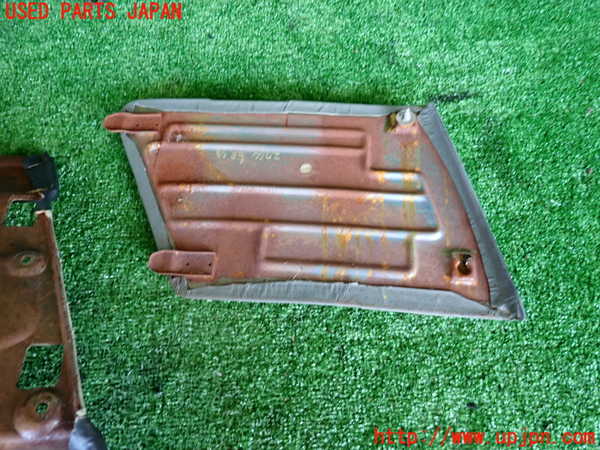 2UPJ-27647675]スープラ(JZA70)右リアピラートリム 中古_m0004.jpg