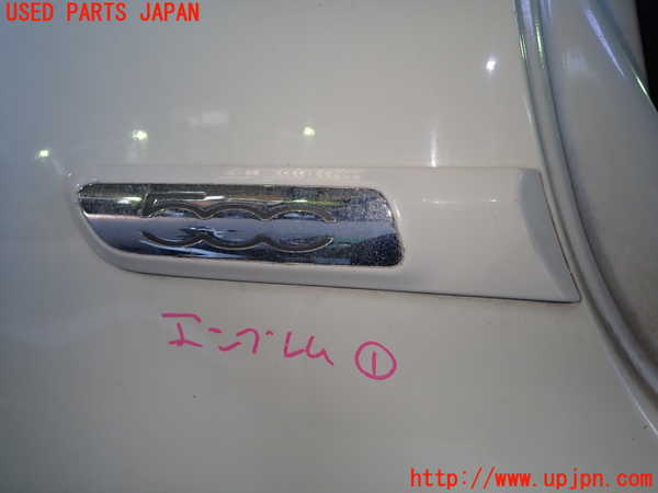 5UPJ-27661631]フィアット・500(31212)エンブレム1 中古_m0001.jpg