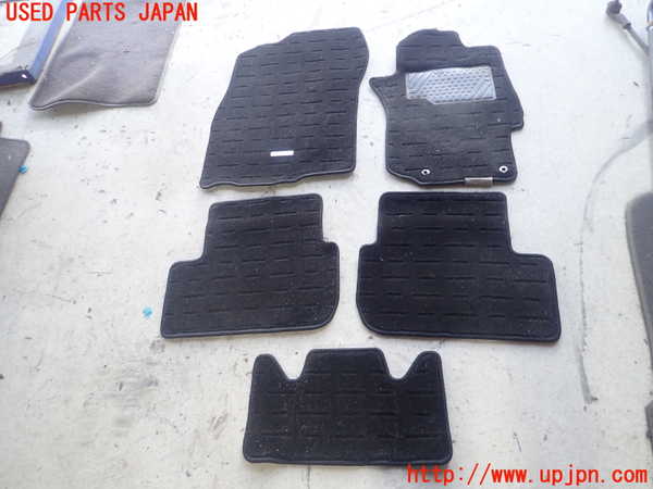 5UPJ-27677800]ランエボ10(CZ4A)フロアマット 中古_m0001.jpg
