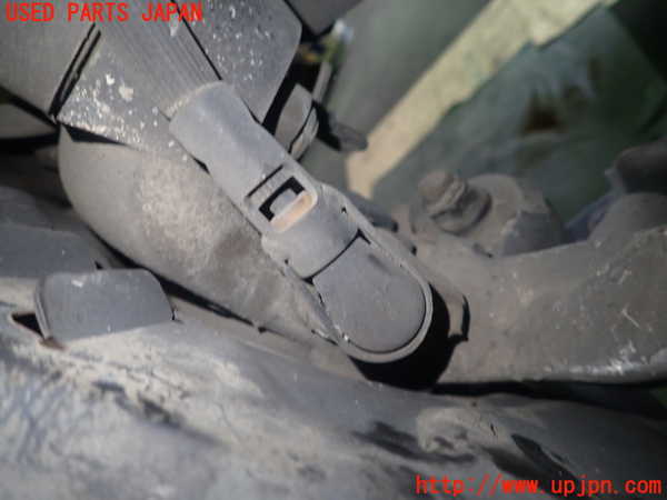 5UPJ-27684295]フェアレディZ(CZ32)左フロントナックルハブ 中古_m0005.jpg