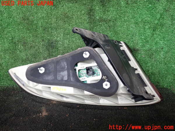 1UPJ-27701530]マセラティ・グラントゥーリズモ(MGT)右テールランプ 中古_m0002.jpg