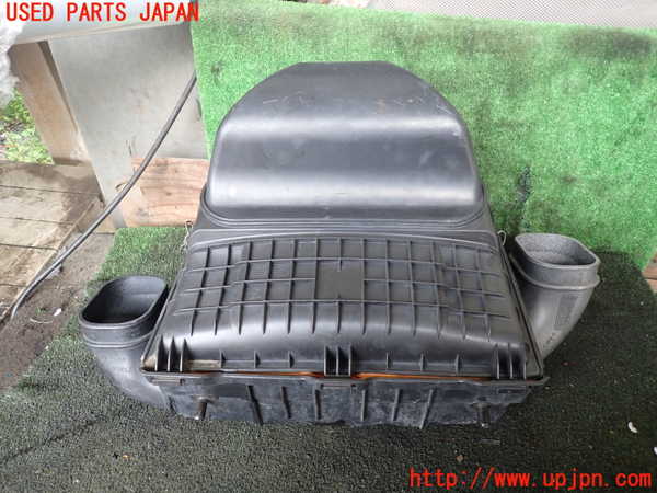 1UPJ-27702560]マセラティ・グラントゥーリズモ(MGT)エアクリーナーボックス 中古_m0002.jpg