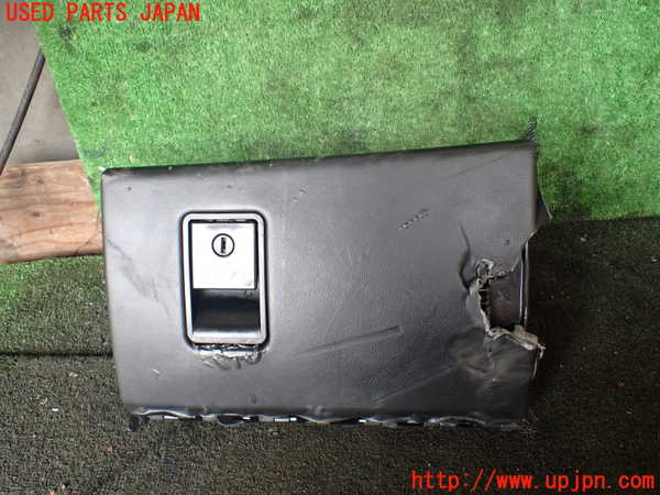 1UPJ-27707516]マセラティ・グラントゥーリズモ(MGT)グローブボックス1 ジャンク部品取り_m0001.jpg