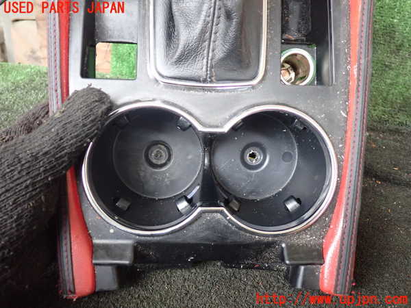1UPJ-27707810]マセラティ・グラントゥーリズモ(MGT)ドリンクホルダー 中古_m0003.jpg