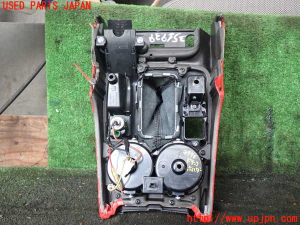 1UPJ-27707810]マセラティ・グラントゥーリズモ(MGT)ドリンクホルダー 中古_m0004.jpg