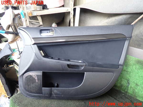 1UPJ-27711234]ランエボ10(CZ4A)右前ドア内張り 中古_m0001.jpg