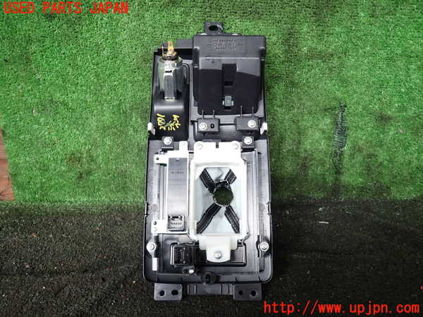 1UPJ-27717575]ランエボ10(CZ4A)シフトブーツ 中古_m0003.jpg
