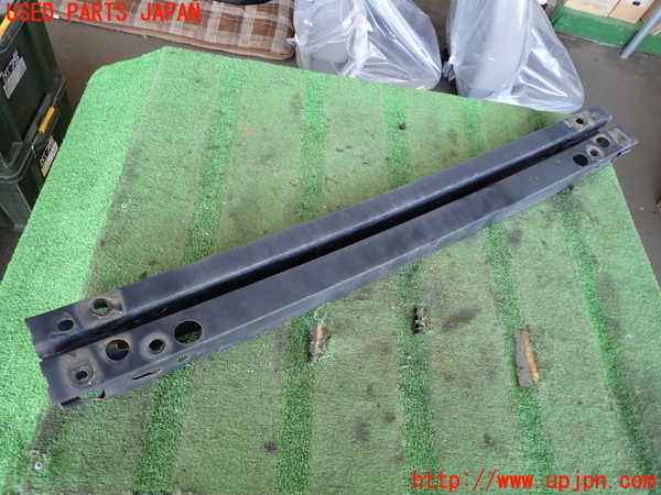 2UPJ-27721014]ハイエースバン200系(KDH205V)フロントバンパーホースメント 中古_m0002.jpg