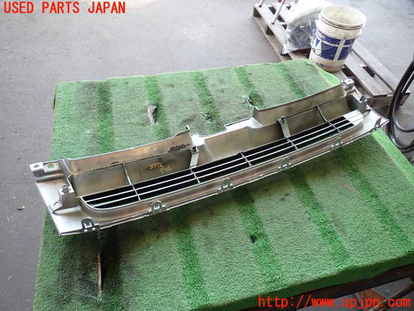 2UPJ-27721050]ハイエースバン200系(KDH205V)ラジエターグリル 中古_m0004.jpg