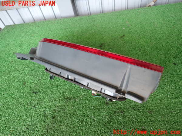 2UPJ-27721530]ハイエースバン200系(KDH205V)右テールランプ 中古_m0003.jpg