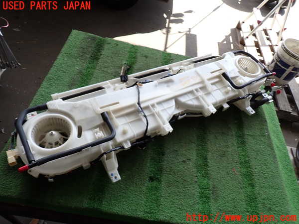 2UPJ-27726082]ハイエースバン200系(KDH205V)エバポレーター2 (リア) 中古_m0001.jpg