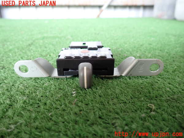 2UPJ-27726310]ハイエースバン200系(KDH205V)スイッチ5 (リアヒーター) 中古_m0001.jpg