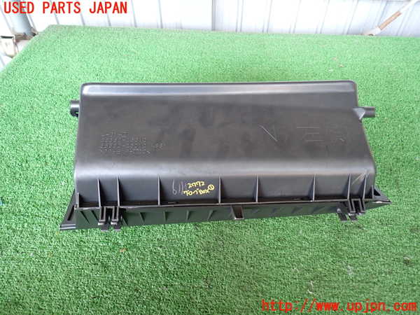 2UPJ-27727516]ハイエースバン200系(KDH205V)グローブボックス1 中古_m0004.jpg