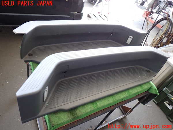 2UPJ-27727740]ハイエースバン200系(KDH205V)スカッフプレート 中古_m0001.jpg