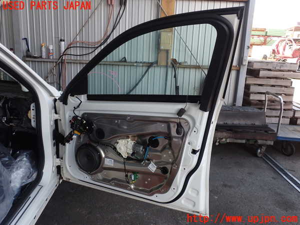 5UPJ-27731230]ベンツ E250(212036C)右前ドア 中古(43R-00050 M62)_m0005.jpg